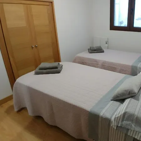 Piso Muy Luminoso En Zona Vieja 아파트 폰테베드라