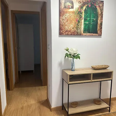 Piso Muy Luminoso En Zona Vieja 아파트 폰테베드라