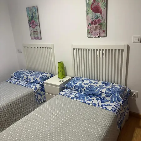 Piso Muy Luminoso En Zona Vieja 아파트